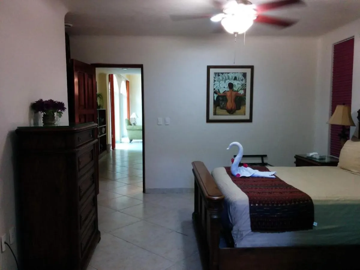 Casa Beard, Spacious Guest House With High Speed Wifi & Pool. Playa del Carmen Casa vacanze